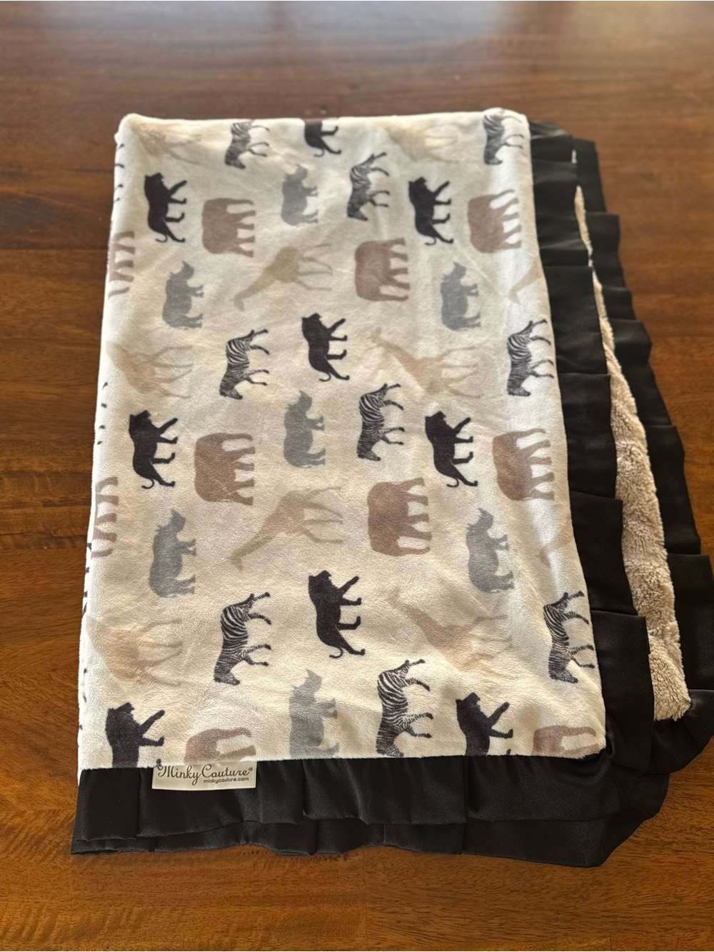 Minky Couture 🦒 Safari Blanket Tween 50x36 (great condition)